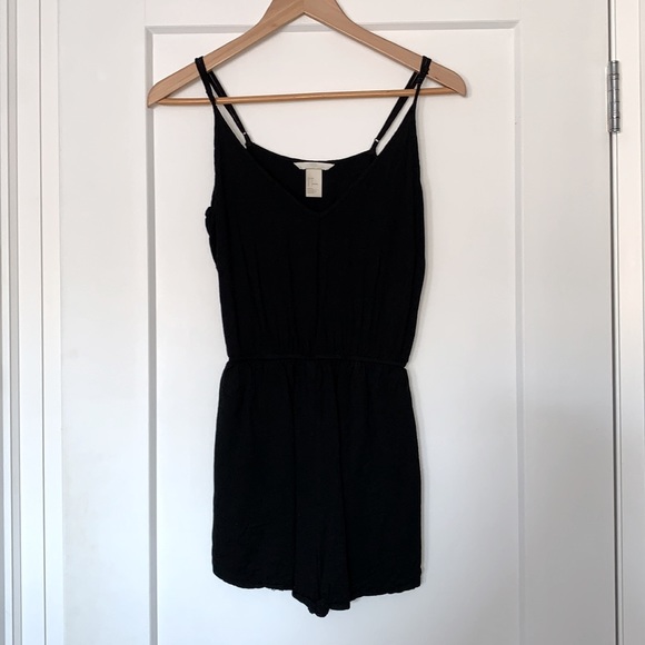 H&M V-Neck Romper - Picture 2 of 6